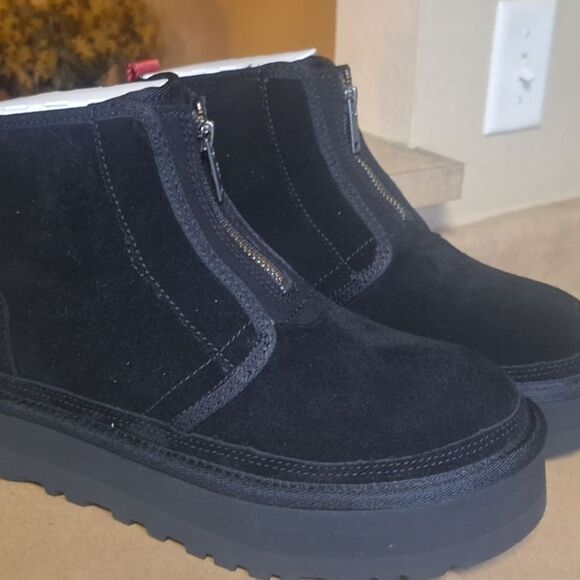 UGG Women's Neumel Platform Black Suede Zip Boots Size 7 NIB - Picture 12 of 15